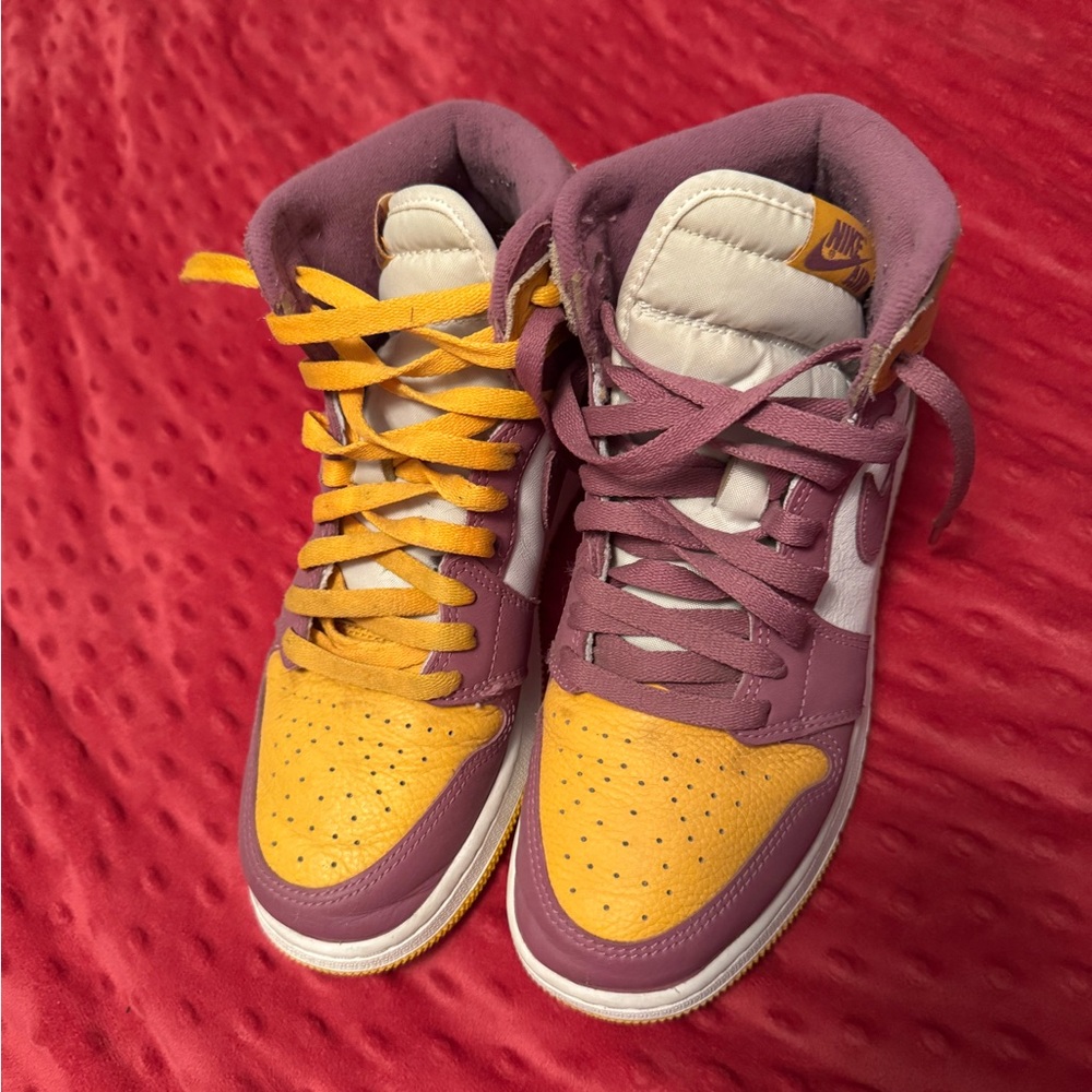 Nike High-Top Sneakers in Pink and Gold